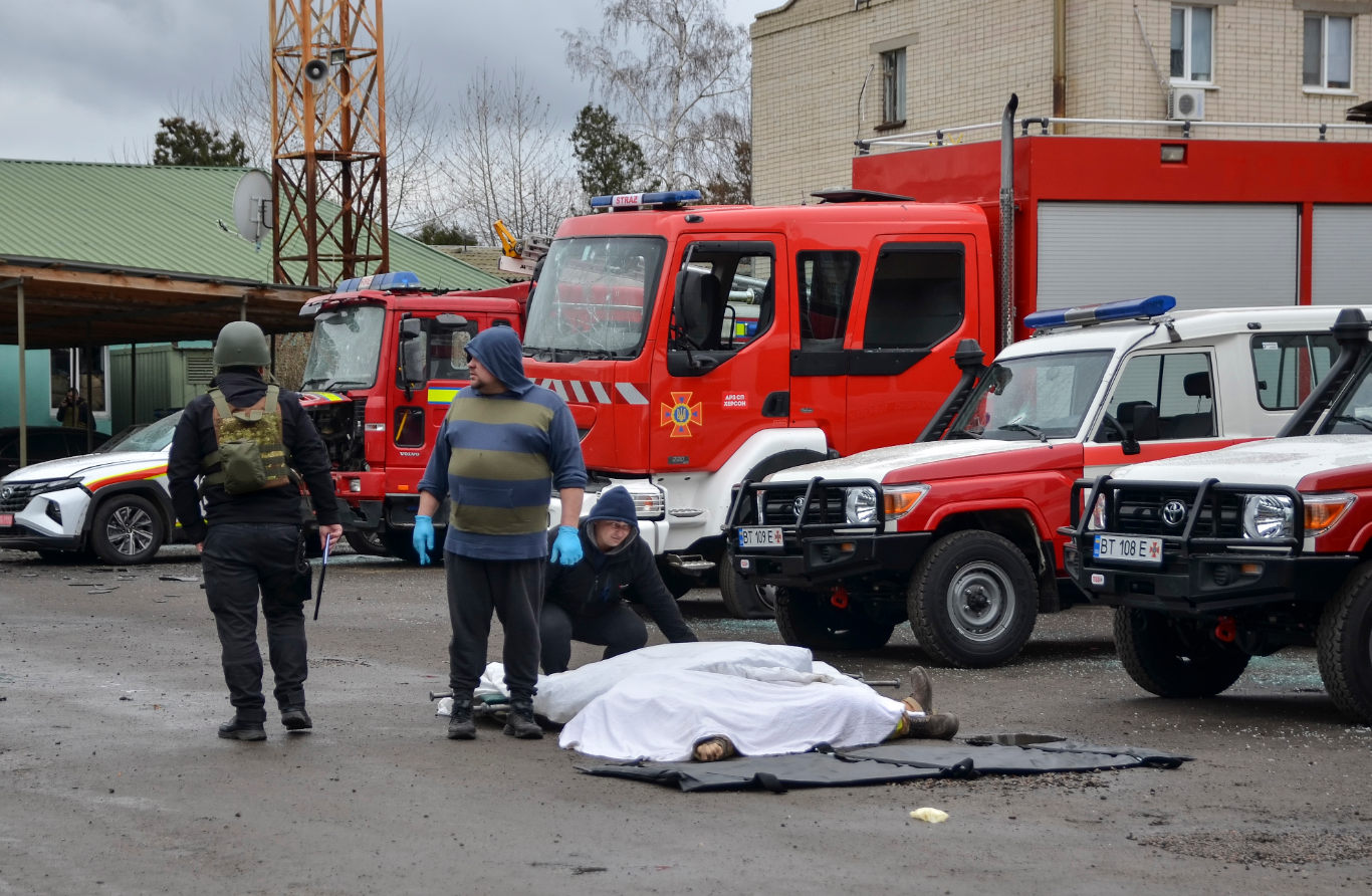 Десетки стаи за изтезания. Какво намериха в Херсон след руснаците?